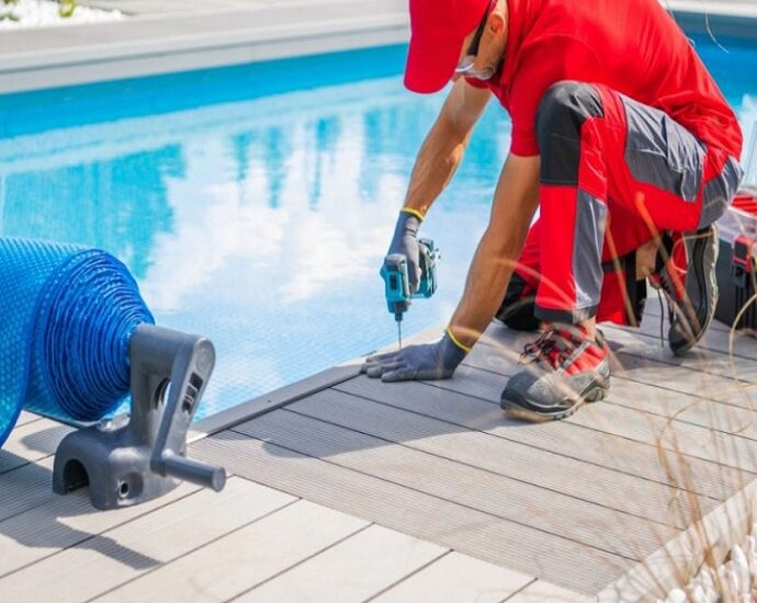 professional pool servicing